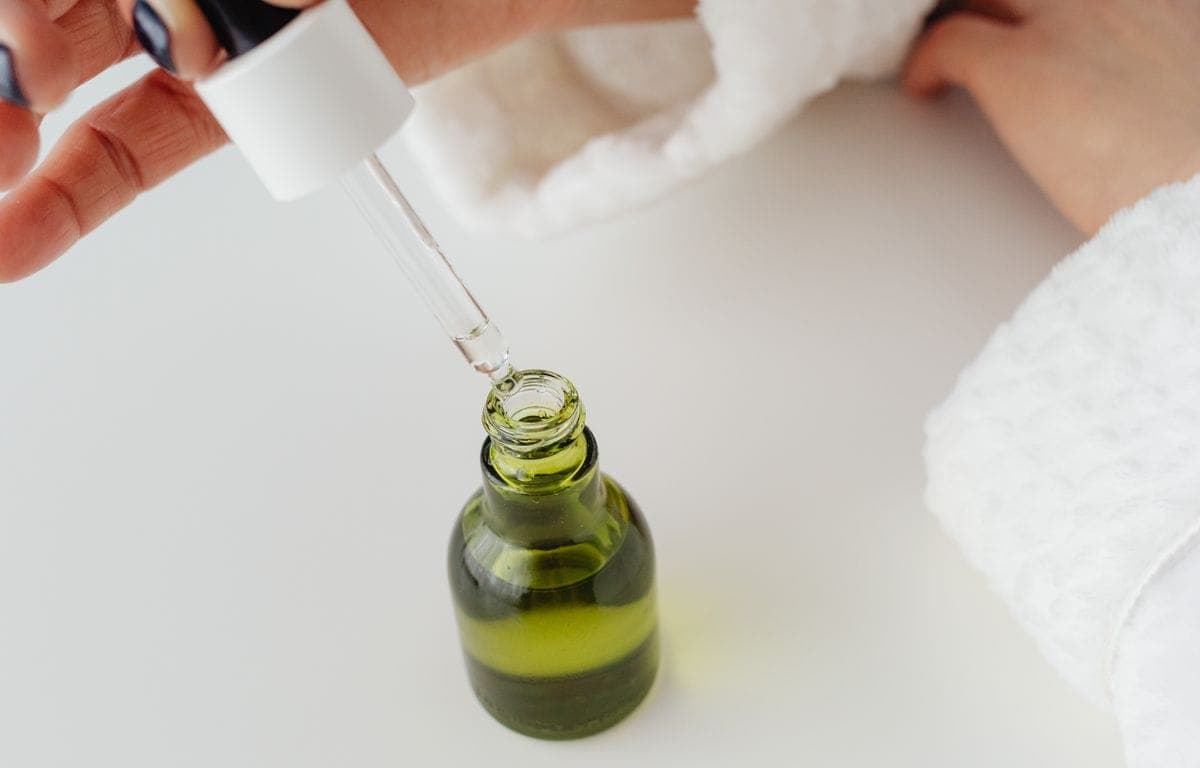 Zinc oxide sunscreen and the white cast problem on Indian skin tones